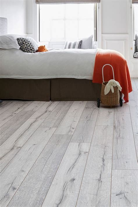 Series Woods Professional 12mm Laminate Flooring White Oak White