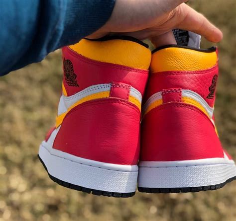 April 26, 2021 style code: Air Jordan 1 High OG "Light Fusion Red" Releasing July 2021