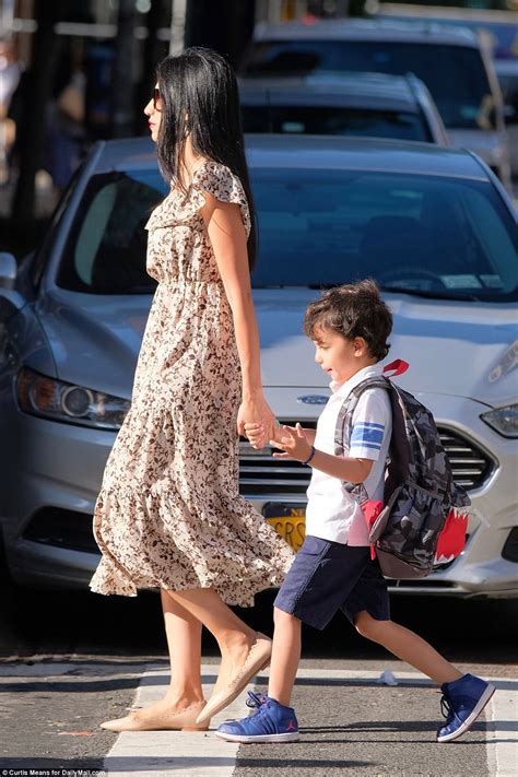 Huma Abedin And Anthony Weiner Take Son Jordan To School Daily Mail