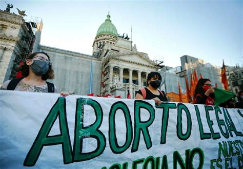 El Aborto Es Legal En Argentina El Senado Sancionó La Ley En Una