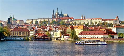 La tchéquie ou république tchèque (jusqu'en 2017) est un état du centre de l'europe faisant partie de l'union européenne. Circuits et séjours groupes pas chers en République ...