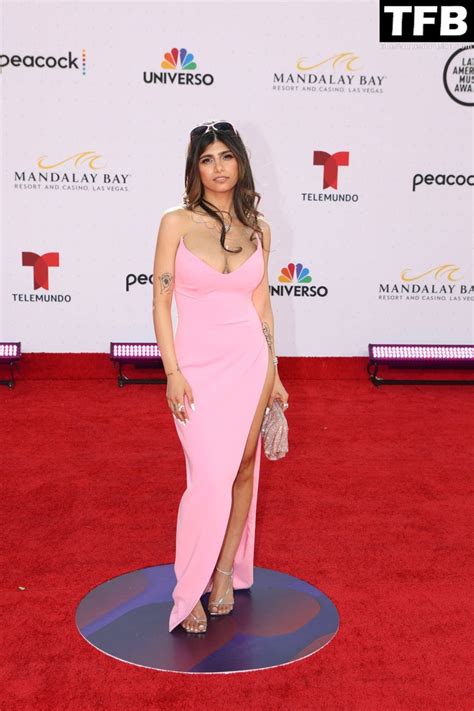 Mia Khalifa Flaunts Her Sexy Boobs The 2022 Latin American Music Awards