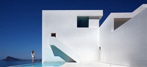 Luxurious Cliff House In Spain By Fran Silvestre Arquitectos