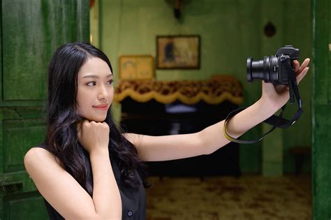 How To Take Selfies With A Digital Camera Nikon