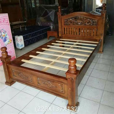 Tempat tidur dari palet bekas ini juga memiliki banyak fungsi. 11 Kerajinan dari Kayu Paling Unik untuk Dekorasi Rumah ...
