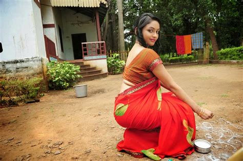 Hot Kerala Mallu Aunty Real House Wife Padma Boobies Hot Shape Side