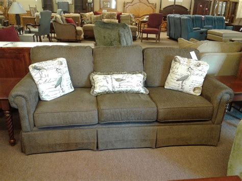 Broyhill Sofa W3 Toss Pillows Delmarva Furniture Consignment