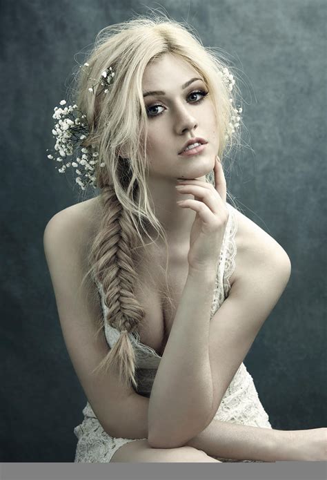 Hintergrundbilder Frau Modell Porträt blond Einfacher hintergrund lange Haare nackten