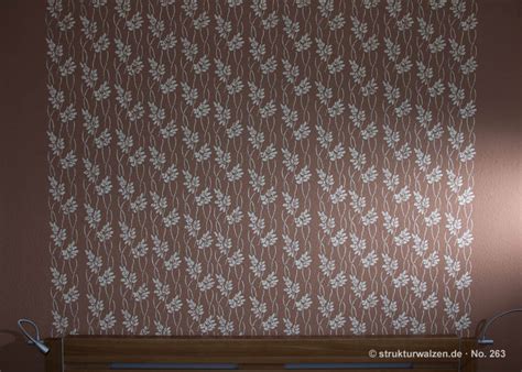 Examples for murals in brown and shades of brown - pattern rolled