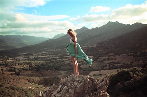 Wallpaper Sports Landscape Women Outdoors Hill Rock Barefoot Legs Jumping Windy