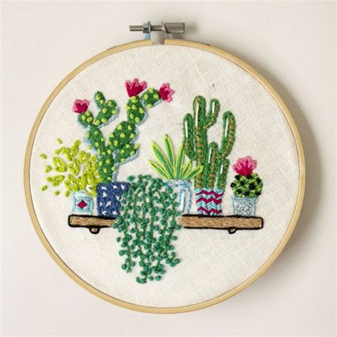 Cactus And Succulent Embroidery With Flowers Hoop Art Art De La Broderie Broderie Fleurs