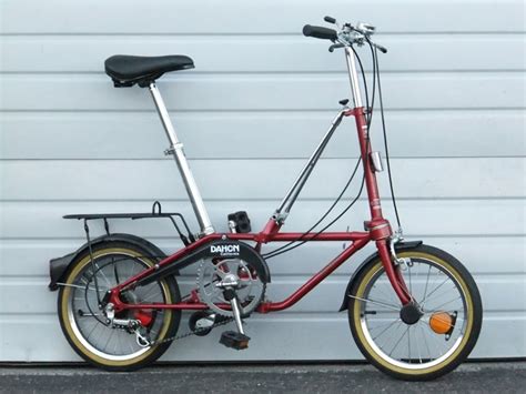 Dahon folding bike has various size options, ranging from the tiny 16 wheel bike to the full size one. Dahon 5 Speed 16" Wheel Folding Bike One Size Fits All