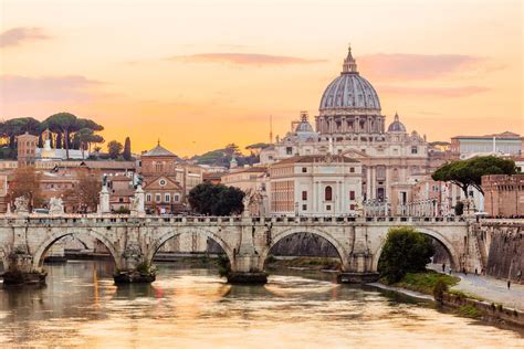 Top 10 Rome Travel Guide Books For Travelers