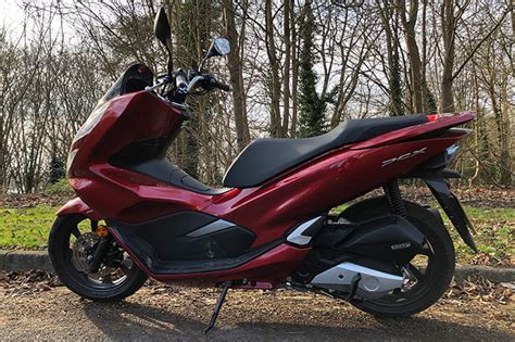 Check out complete specifications, review, features, and top speed of honda pcx 125. Honda PCX125 Review (2019) - The UK's best-selling PTW