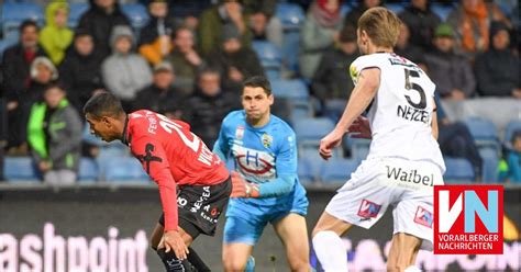 Der scr altach setzt sich im innviertel gegen lange zeit dezimierte rieder mit 4:1 durch und feiert nach fünf sieglosen spielen in serie endlich wieder einen vollen erfolg in der bundesliga. SCR Altach unterliegt dem LASK im Schnabelholz 1:2 ...