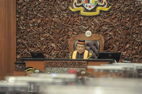 Report Agong summons Dewan Rakyat, Dewan Negara Speakers over