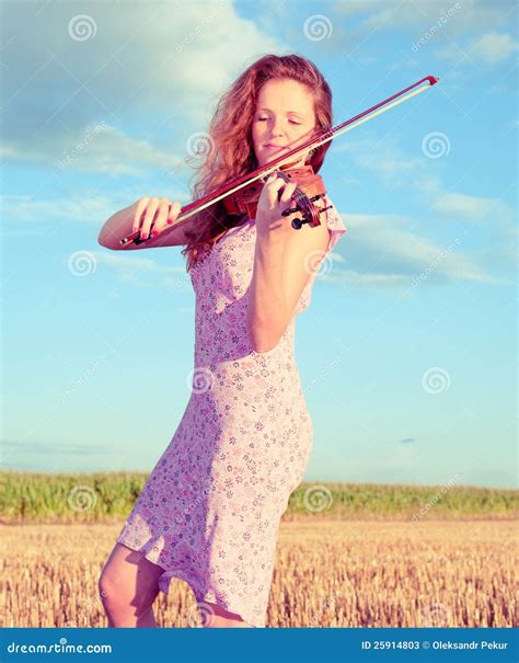 Redhead Woman Playing Violin Stock Image Image Of Instrument Sunset
