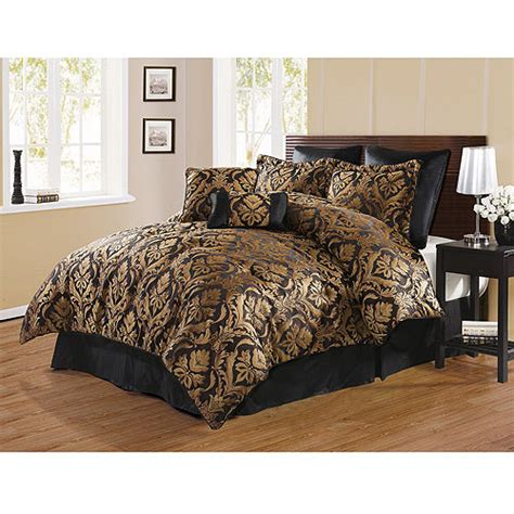 Black is not always look dark or here are several ideas to make a fashionable bedroom with combination of the posh black. Black and Gold Bedding Sets for Adding Luxurious Bedroom ...