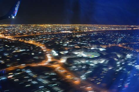 Cum Se Vede Ora Ul Dubai Din Avion Noaptea Prin Vacanta