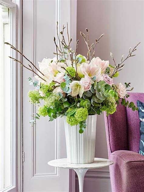 Flower Arranging Tips From Tulips To Ranunculus Easy Floral