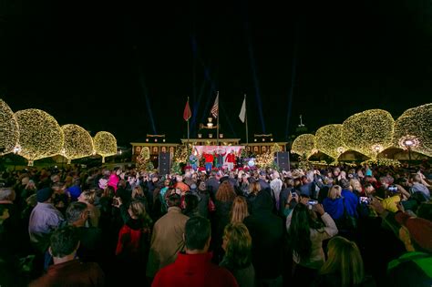 A Country Christmas At Gaylord Opryland Returns With Million Lights