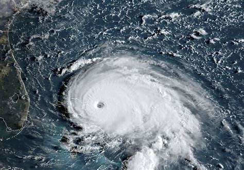 Florida Dorian als Hurrikan der höchsten Kategorie eingestuft DER