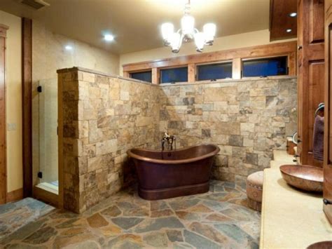 Junto al diseño de las zonas communes (interiores y exteriores), cocina y habitaciones, destaca el planteamiento llevado a cabo en el diseño de los dos baños rústicos (modernizados) de la casa, apartado en el que hemos tenido la suerte de. 1001 + ideas sobre decoración de baños rústicos modernos