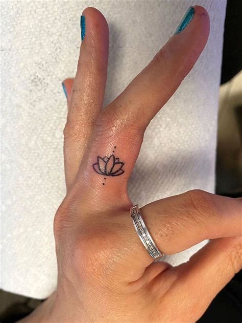 30 Simple And Small Finger Tattoos That Youll Want To Copy Small