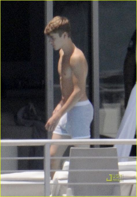 Justin Bieber Shirtless Time In Miami Justin Bieber Image 24205236 Fanpop