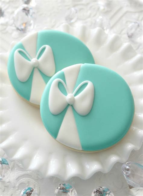 How To Make Tiffany Blue Icing The Sweet Adventures Of Sugar Belle