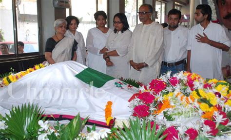 Bollywood Stars Give Sadashiv Amrapurkars Funeral A Miss