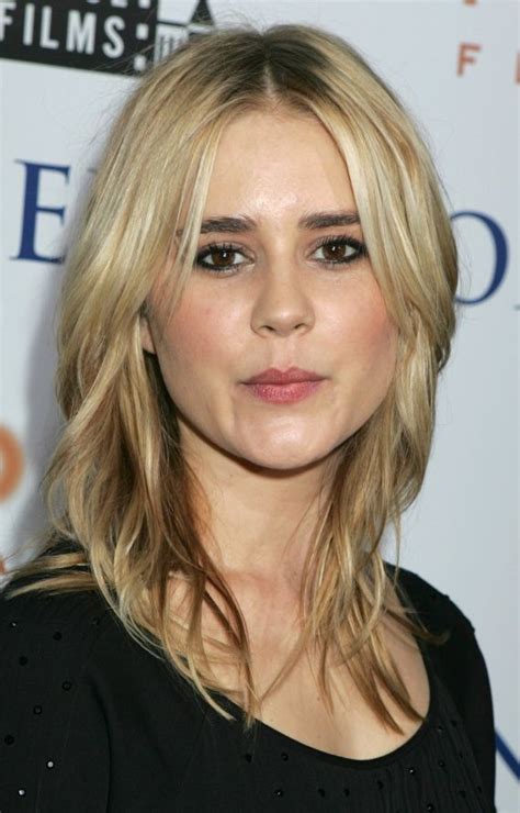 Ashlee simpson medium shag haircuts: alison lohman | Blonde hair dark eyes, Alison lohman ...
