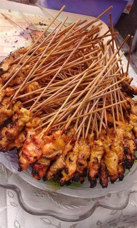 Kalau nak tengok resepi kuah kacang berdaging yang telah berpuluh tahun saya guna, boleh klik di sini.tapi hari ini, saya guna resepi blogger popular, kak jee yang merupakan resepi turun temurun keluarga beliau yang memang berniaga satay majid dan satay anika yang sangat famous satu ketika dulu. Resepi Satay Ayam Homemade!! | Haa..sesape ade plan nk ...