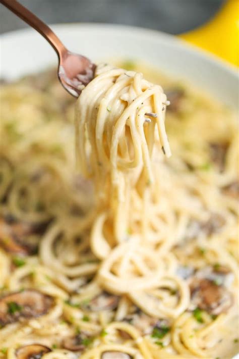 Spaghetti with Mushroom Herb Cream Sauce - Damn Delicious