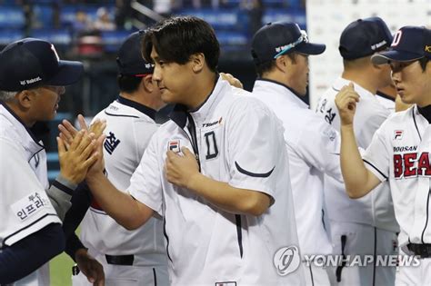 프로야구 nc 다이노스의 이동욱 감독이 자유계약선수(fa) 투수 이용찬(33)을 신속하게 영입한 '막전 막후'를 공개했다. 이용찬, 선발투수 전환 후 승승장구…"독하게 준비" | 연합뉴스