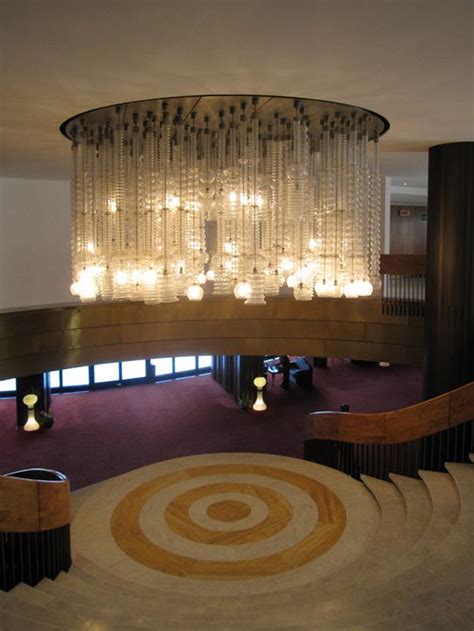 Guys i made this video is about best ceiling lights.5 best ceiling lights1. Hotel Praha navržen za kulturní památku | Vetřelci a ...