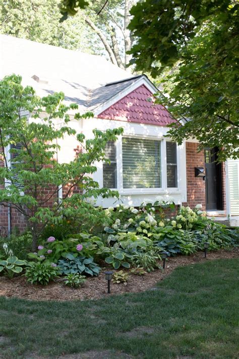 Curb Appeal Update How To Paint Brick And Vinyl Siding In 2020