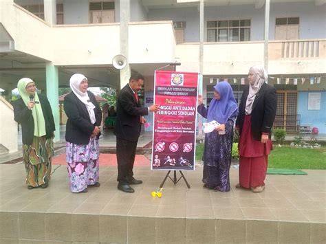 Sudah kam 8 pagi dan mama masih di kamarnya, tak berapa lama mba lisa pulang. PUSAT SUMBER SK PERMAI INDAH: Minggu Anti Dadah SKPI