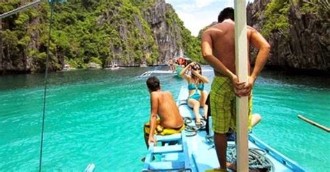 Top Best Places To Go Island Hopping In The Philippines That You Won