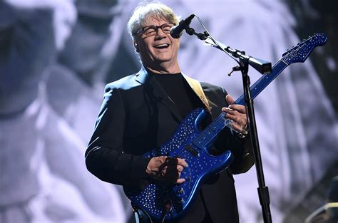 Steve Miller Reveals Plans For Joint Live Album With Tourmate Peter