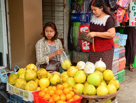 Burmese Men Selling Fresh Fruits At Bogyoke Market Editorial Stock