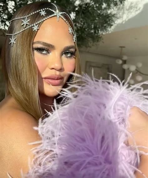 chrissy teigen blasts trolls who criticized her face ‘i gained weight