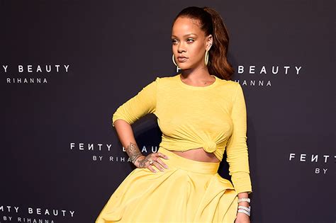 Rihanna Slayed In Yellow At The Global Launch Of Fenty Beauty Ewmoda