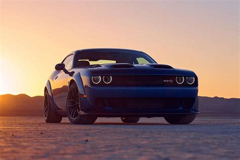 People Cant Get Enough Of The Dodge Challenger Carbuzz