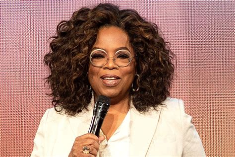 oprah winfrey to deliver commencement address for virtual event rolling stone