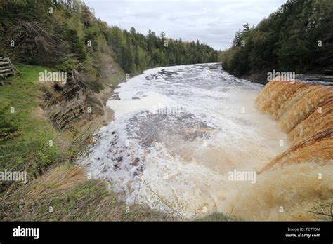 Wide Waterfall High Resolution Stock Photography And Images Alamy