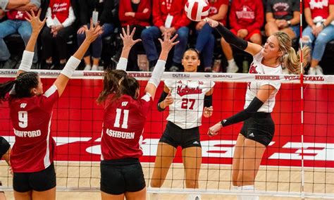 Nebraska Volleyball Sweeps Rutgers