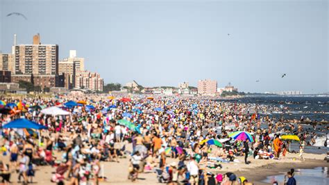 How To Spend A Day In Brighton Beach The New York Times