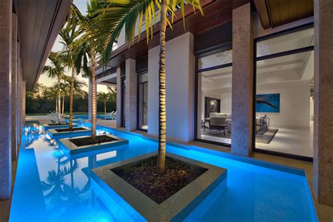 Custom Dream Home In Florida With Elegant Swimming Pool