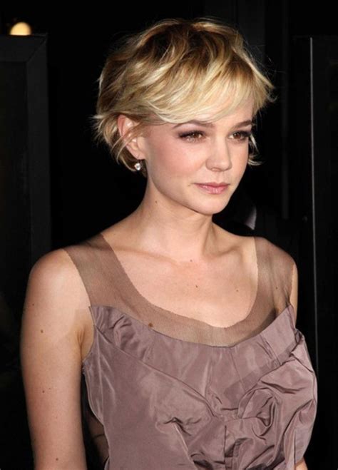 You can add light waves to your medium length hairs at ends. Short Messy Bob Haircuts for Fine Hair | Thin wavy hair ...